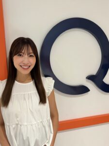 QVCピンククロスシャンプー＆トリートメント デモモデル STLUCE 高沢 奈苗