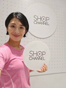 弊社STLUCE所属のマコがSHOP CHANNELにて、「肩甲骨ピロー」のゲスト出演をいたしました。