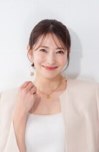弊社STLUCE代表 松田有紀子が、QVC レンジdeビストロ深型両面焼きのインサート撮影に参加いたしました。