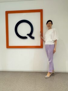 弊社所属の高橋まみが、QVCにて化粧水&クリームの愛用者としてTSV出演をいたしました