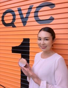 QVC NUDIQUE クッションファンデーション デモモデル出演